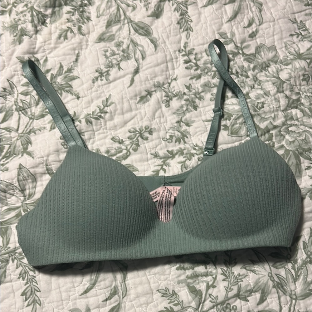 Victoria’s Secret Seamless Green Bra
